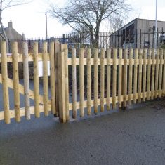 Half Round Palisade Fence for schools and nurseries Half Round Palisade Fence for commercial use