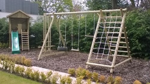 TFNX dollar garden play gallery image Triple swing frame wth extension and net frame and garden play house