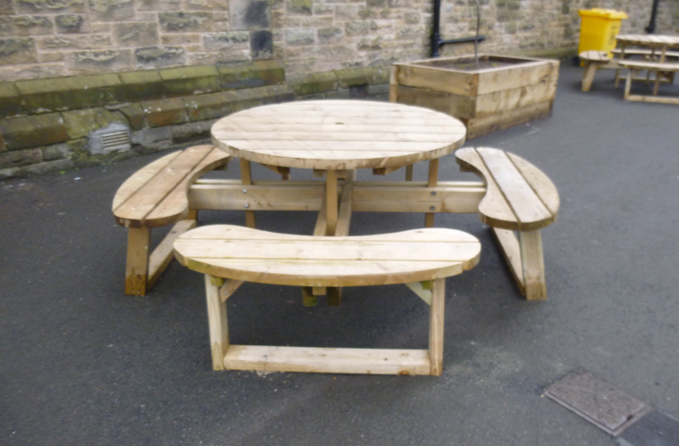Circular picnic table