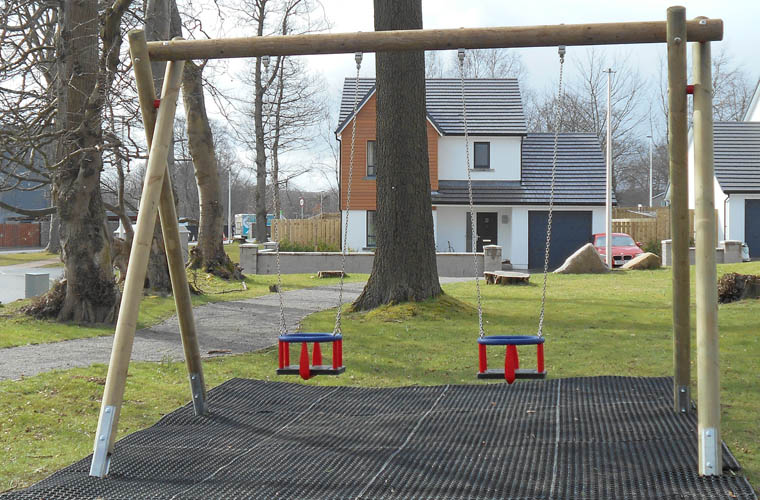 standard double swing frame with toddler seats